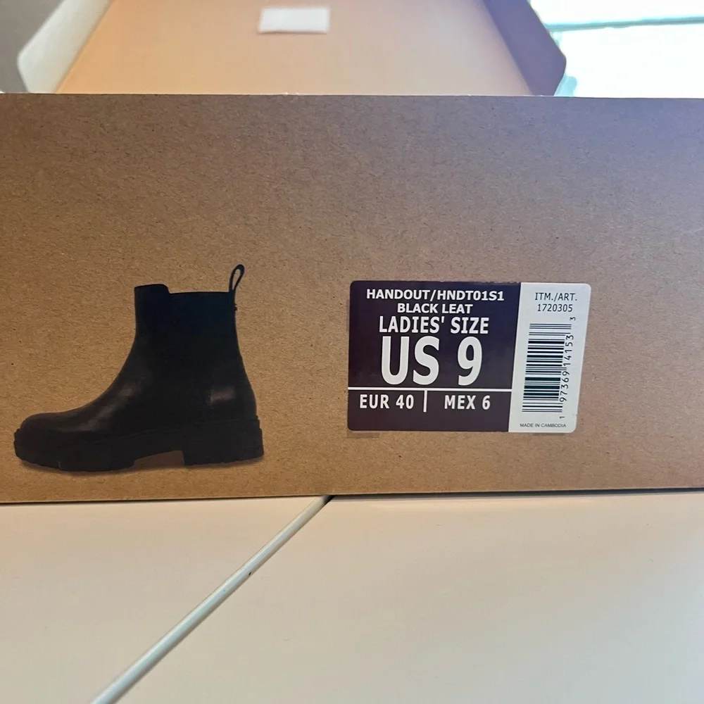 New, Steve Madden Women's Black HANDOUT Elastic Gore Chelsea Boots Size 9 - Picture 14 of 14